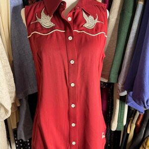 Harley Davidson Brick Red Sleeveless Button-Up Top With Embroidered Birds NWT